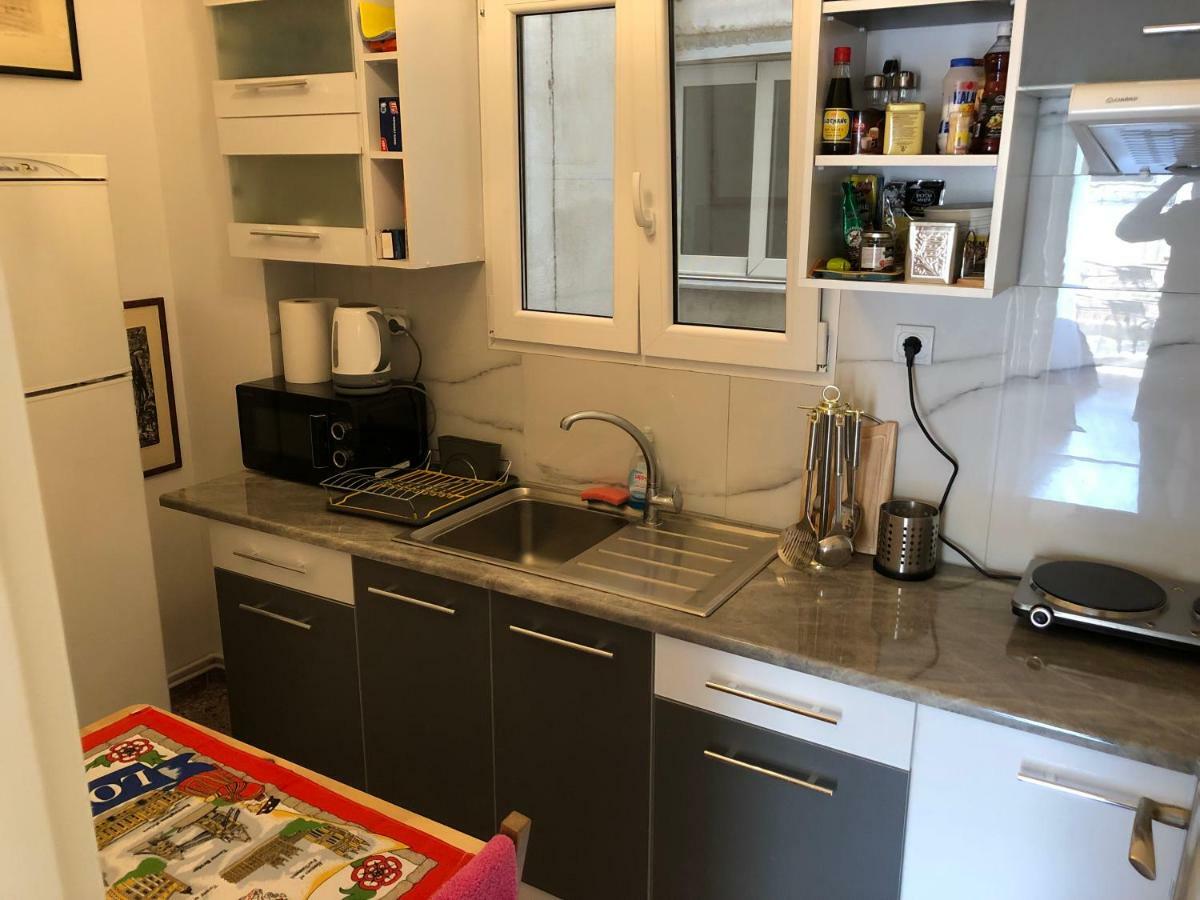 Metaxourgio Spacious Two Bedroom Apartment Athens Luaran gambar