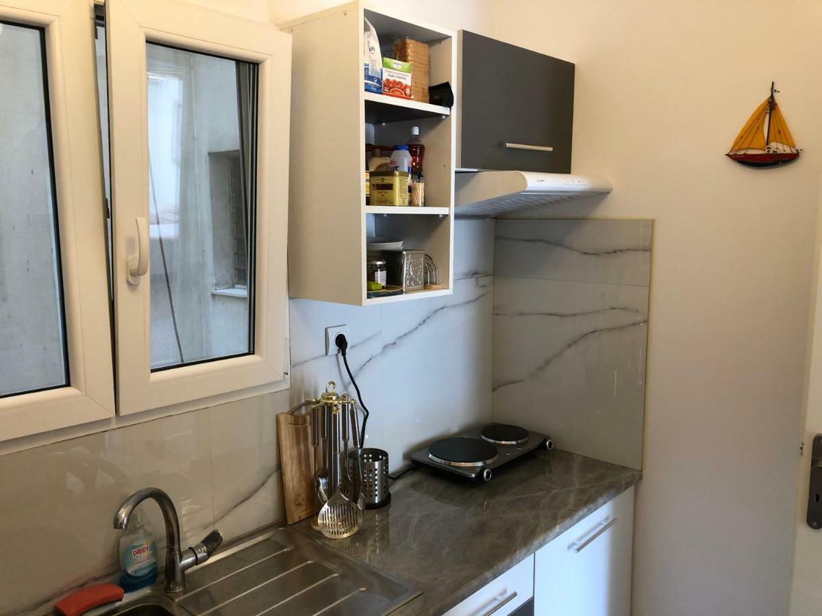 Metaxourgio Spacious Two Bedroom Apartment Athens Luaran gambar